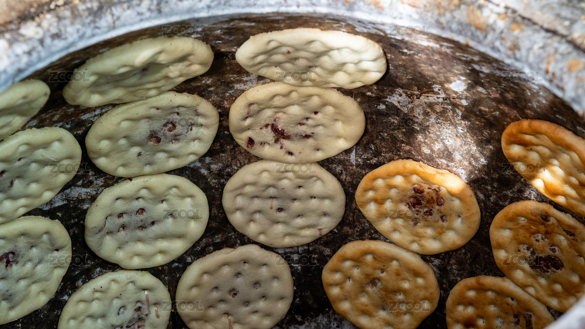 中國新疆傳統(tǒng)食物馕坑里的囊（主預(yù)覽-8730996） - 未分類 - 站酷設(shè)計師攝影師慢速航班原創(chuàng)素材 - 站酷ZCOOL