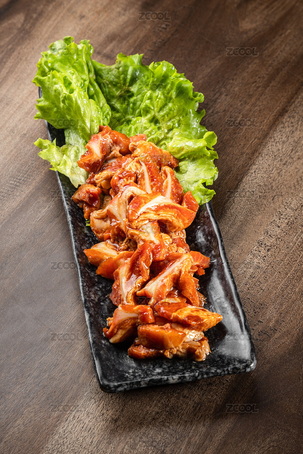 棕色木纹桌上 放着一份腌制猪脆骨（主预览-8941901） - 未分类 - 站酷设计师涛麟摄影原创素材 - 站酷ZCOOL