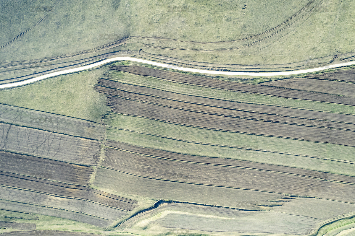 夏天航拍垂直視角草原耕地風景（主預覽-6901663） - 未分類 - 站酷設計師Pjinsu原創(chuàng)素材 - 站酷ZCOOL