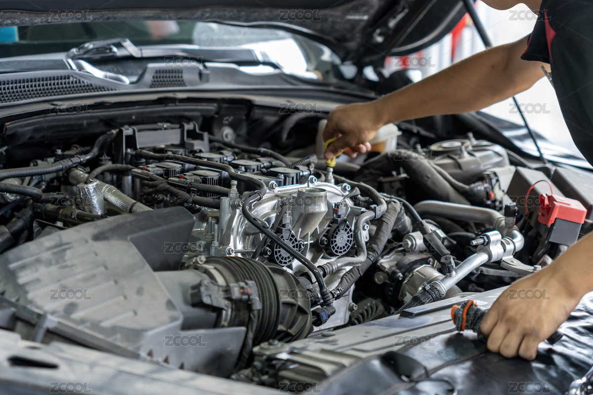 汽车维修人员检查发动机（主预览-12023566） - 未分类 - 站酷设计师feichangbaoquan原创素材 - 站酷ZCOOL