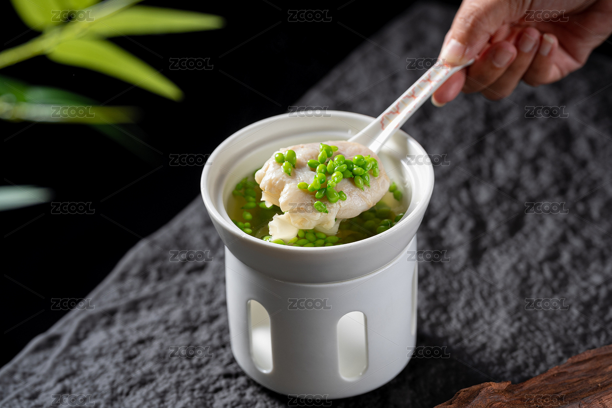 鮮美的清湯汁配綠色裝飾（主預(yù)覽-10933377） - 未分類 - 站酷設(shè)計(jì)師靈可妮子原創(chuàng)素材 - 站酷ZCOOL