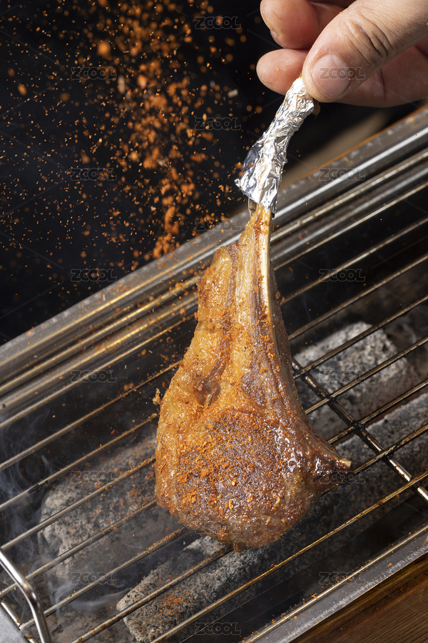 烤架上正在烤著的戰(zhàn)斧羊排烤羊排（主預(yù)覽-1073989） - 未分類 - 站酷設(shè)計師紅狐貍攝影工作室原創(chuàng)素材 - 站酷ZCOOL