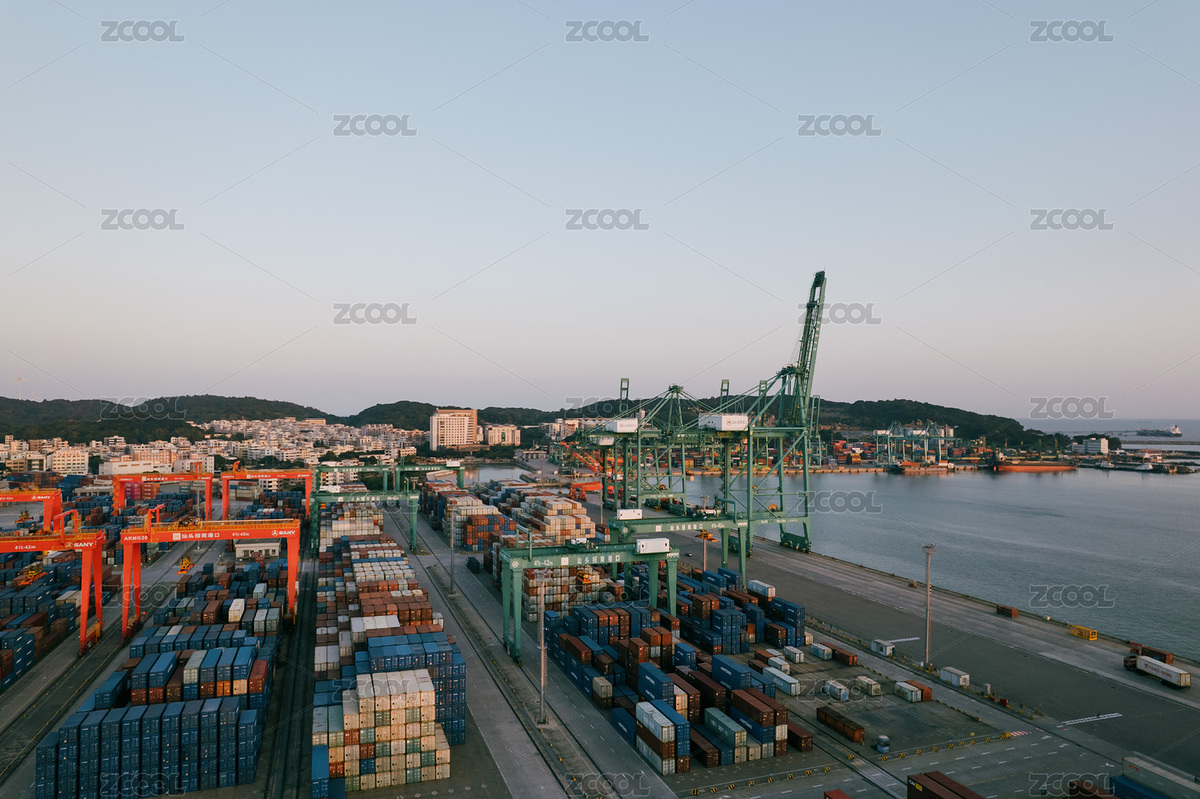 汕頭廣澳集裝箱碼頭，工業(yè)運(yùn)輸（主預(yù)覽-12569074） - 未分類 - 站酷設(shè)計(jì)師allenchen214原創(chuàng)素材 - 站酷ZCOOL
