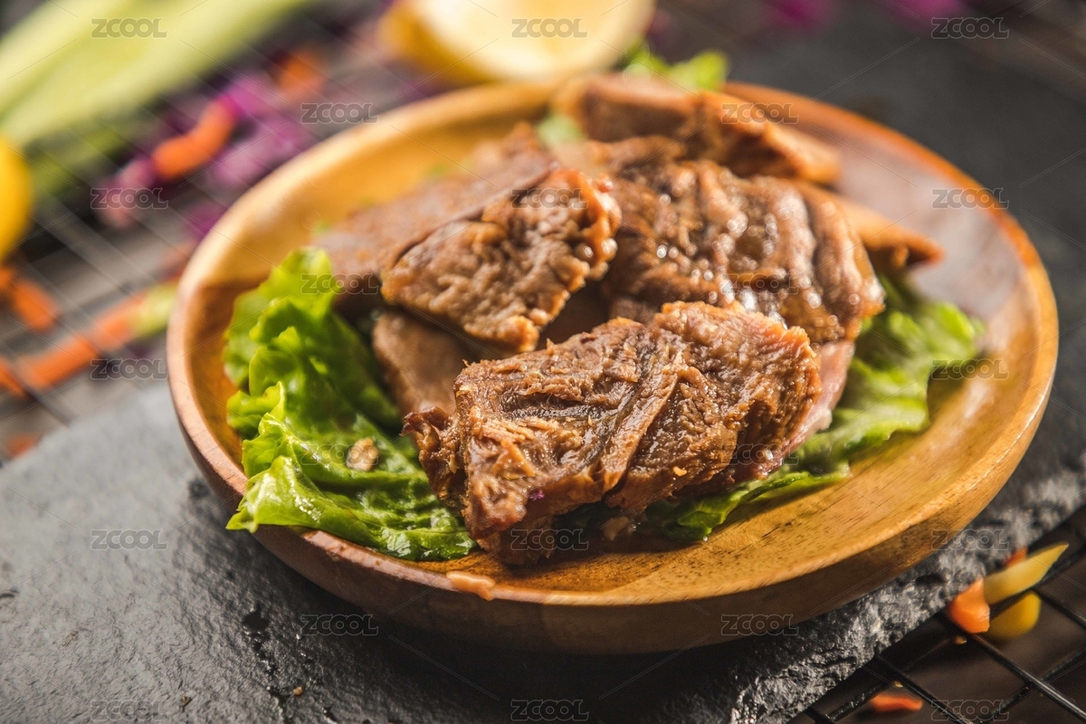 原色木盤子里放著幾片鹵牛腱肉（主預(yù)覽-7851778） - 未分類 - 站酷設(shè)計師濤麟攝影原創(chuàng)素材 - 站酷ZCOOL