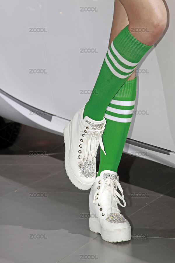 綠色長(zhǎng)襪搭配白色厚底鞋（主預(yù)覽-12385439） - 未分類 - 站酷設(shè)計(jì)師liujunrong原創(chuàng)素材 - 站酷ZCOOL