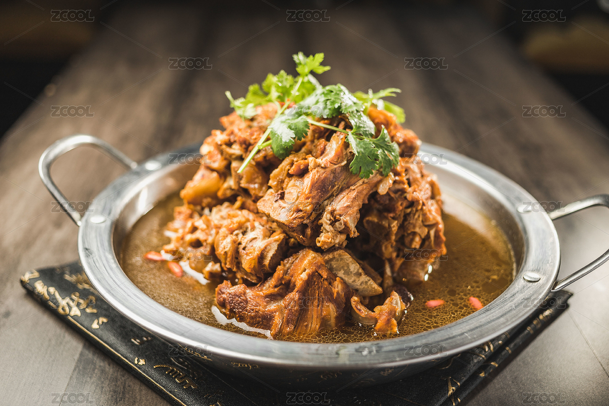 暗色木紋桌面上放著一份燉羊蝎子（主預覽-3699028） - 未分類 - 站酷設計師濤麟攝影原創(chuàng)素材 - 站酷ZCOOL