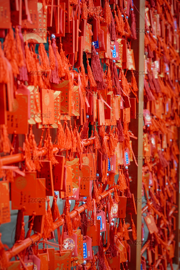 琳瑯滿目的紅色祈福牌隨風(fēng)飄揚(yáng)（主預(yù)覽-2772370） - 未分類(lèi) - 站酷設(shè)計(jì)師漢大將軍袁紹原創(chuàng)素材 - 站酷ZCOOL