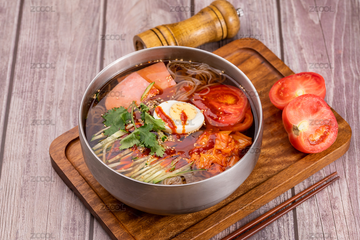 木紋桌上的的一碗冷面（主預(yù)覽-3923126） - 未分類(lèi) - 站酷設(shè)計(jì)師是清歡呀原創(chuàng)素材 - 站酷ZCOOL