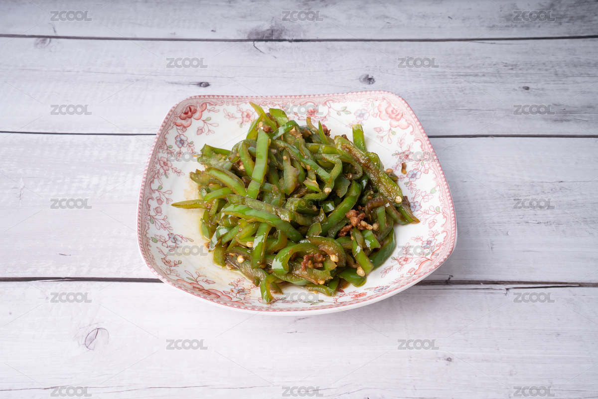 桌子上放在盤子里的炒青椒絲（主預(yù)覽-1353587） - 未分類 - 站酷設(shè)計師D123D4原創(chuàng)素材 - 站酷ZCOOL