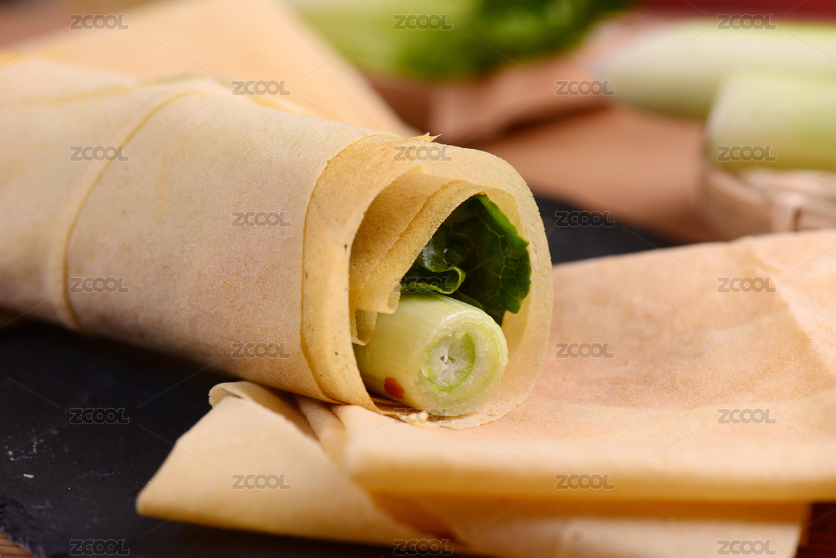 黑色石盤上擺放的山東雜糧煎餅（主預覽-7704895） - 未分類 - 站酷設計師密斯楊攝影原創(chuàng)素材 - 站酷ZCOOL