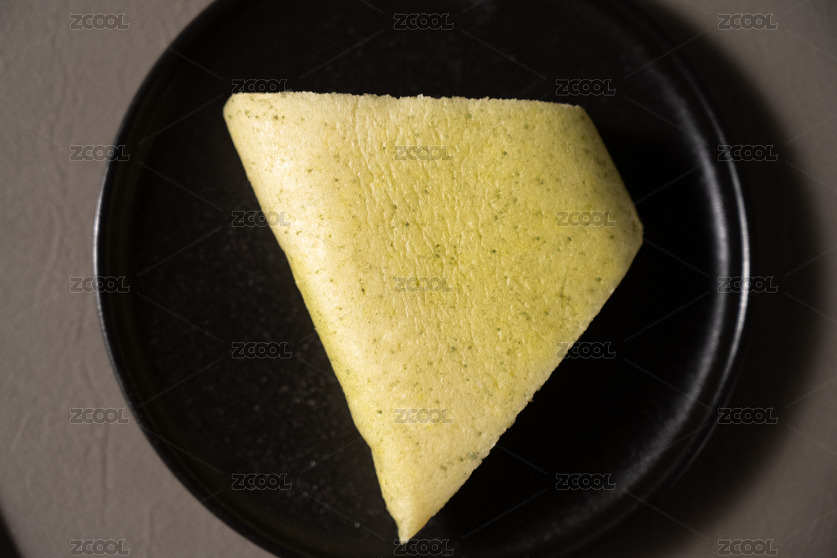 桌面上的盤子里的美味可口的抹茶蛋糕卷（主預(yù)覽-11983073） - 未分類 - 站酷設(shè)計(jì)師我是小助理原創(chuàng)素材 - 站酷ZCOOL