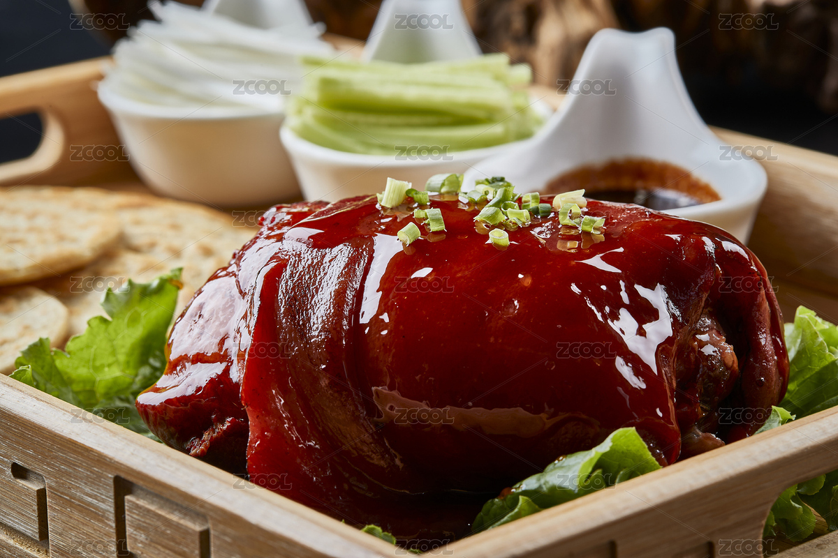 木質(zhì)餐具裝的雜糧餅時(shí)蔬配紅燒肘子（主預(yù)覽-1386316） - 未分類 - 站酷設(shè)計(jì)師藍(lán)太陽(yáng)TNT原創(chuàng)素材 - 站酷ZCOOL