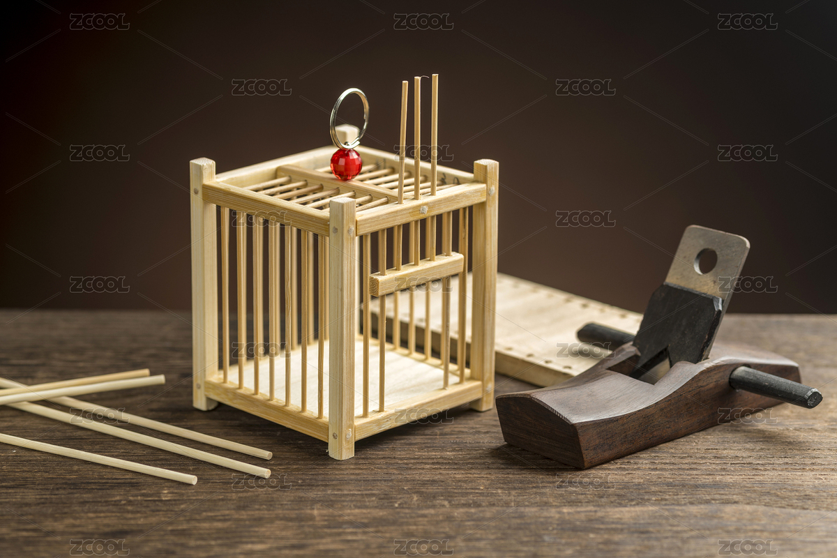 竹制鳴蟲(chóng)蟲(chóng)具蟈蟈籠子擺放在桌面上特寫(xiě)（主預(yù)覽-6353977） - 未分類(lèi) - 站酷設(shè)計(jì)師金翅大鵬原創(chuàng)素材 - 站酷ZCOOL