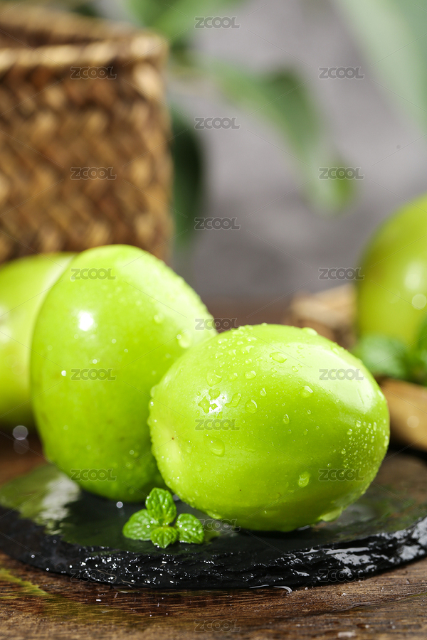 黑石墊上放著兩個(gè)完整的牛奶大青棗（主預(yù)覽-9028040） - 未分類 - 站酷設(shè)計(jì)師PAOPAO攝影工作室原創(chuàng)素材 - 站酷ZCOOL