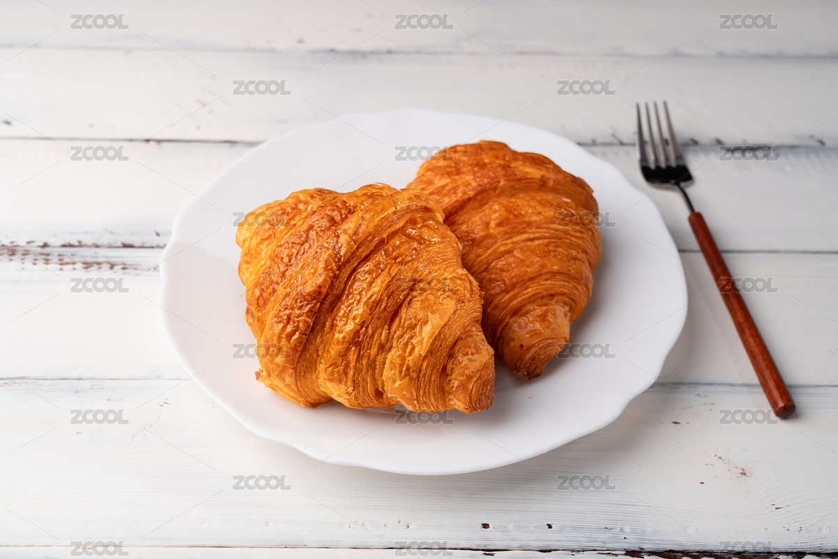 俯拍木桌上的楓糖可頌（主預(yù)覽-12423501） - 未分類 - 站酷設(shè)計(jì)師KnfXcIPgE4原創(chuàng)素材 - 站酷ZCOOL