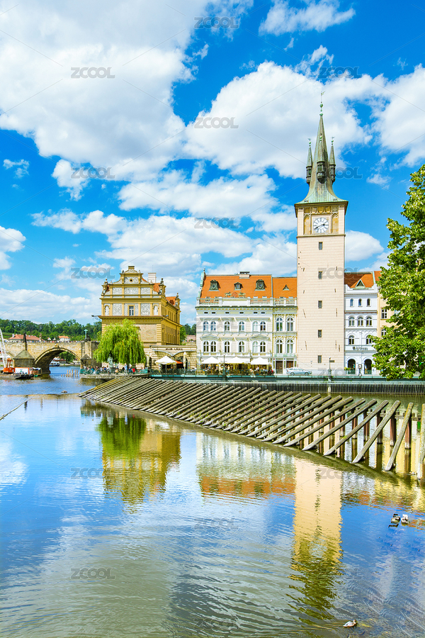 捷克布拉格市伏爾塔瓦河查理大橋附近的風(fēng)光（主預(yù)覽-8735684） - 未分類 - 站酷設(shè)計(jì)師子晉的時(shí)光碎片原創(chuàng)素材 - 站酷ZCOOL