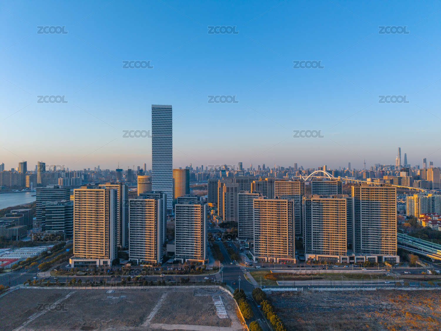航拍上海市浦东新区世博后滩耀华国际社区