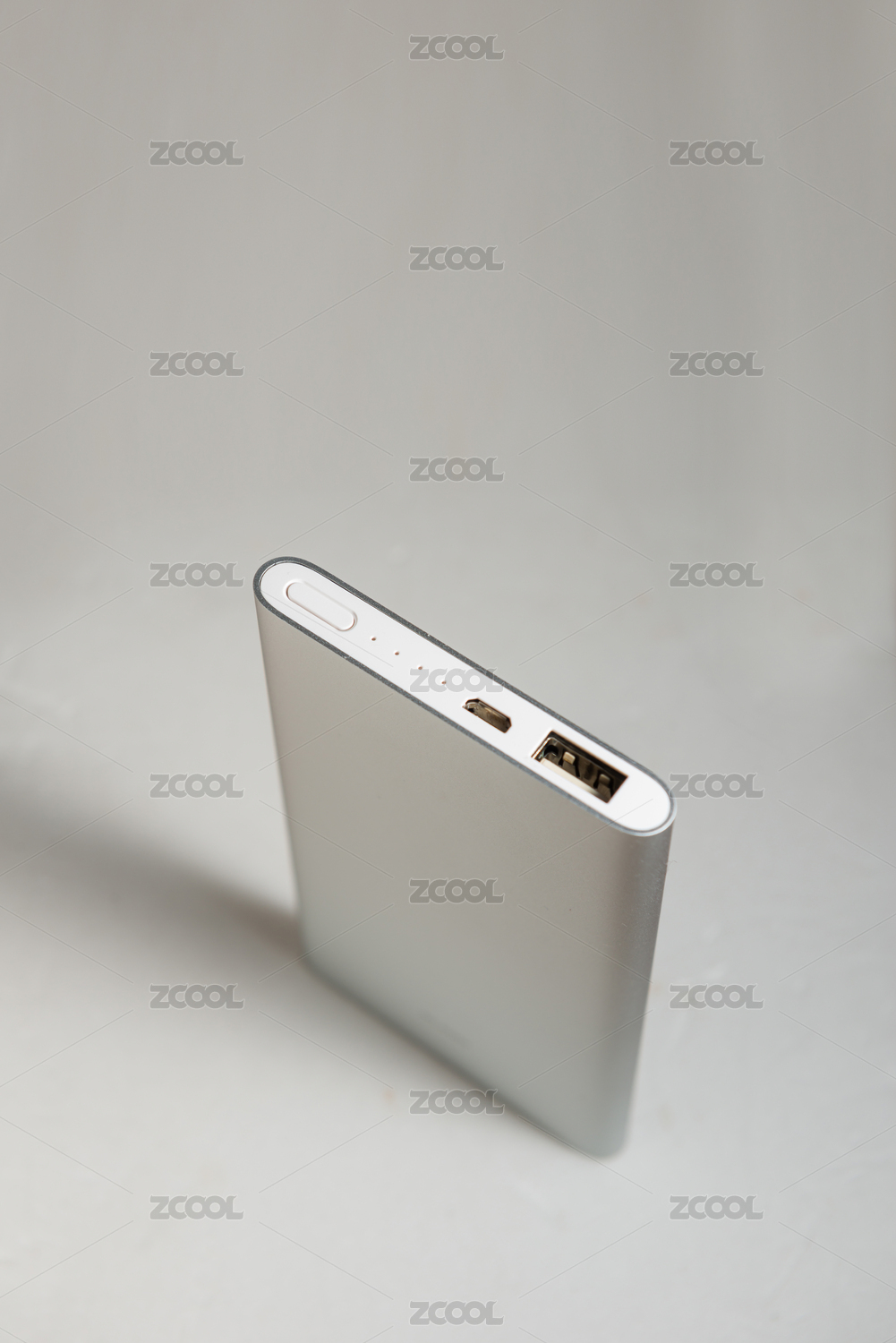 极简设计铝合金外壳移动电源