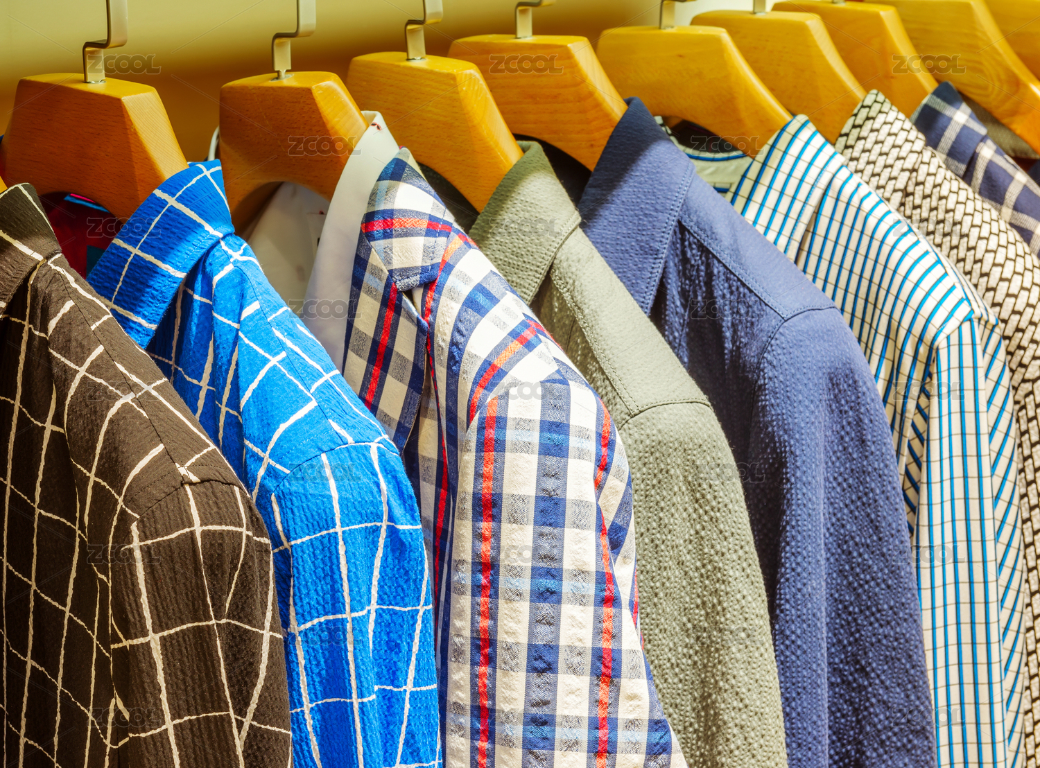 商场服装展示 西服长裤衬衫