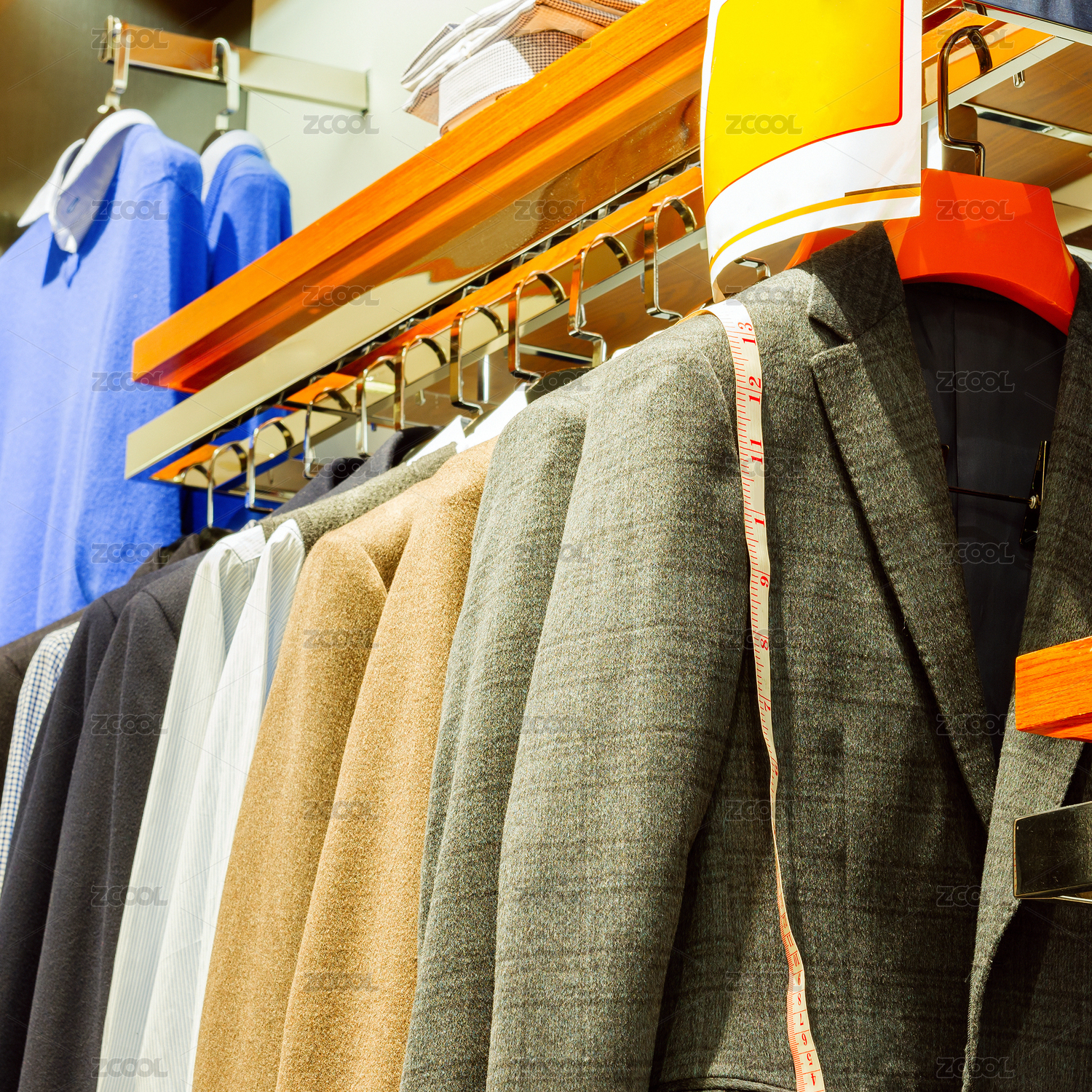 商场服装展示 西服长裤衬衫