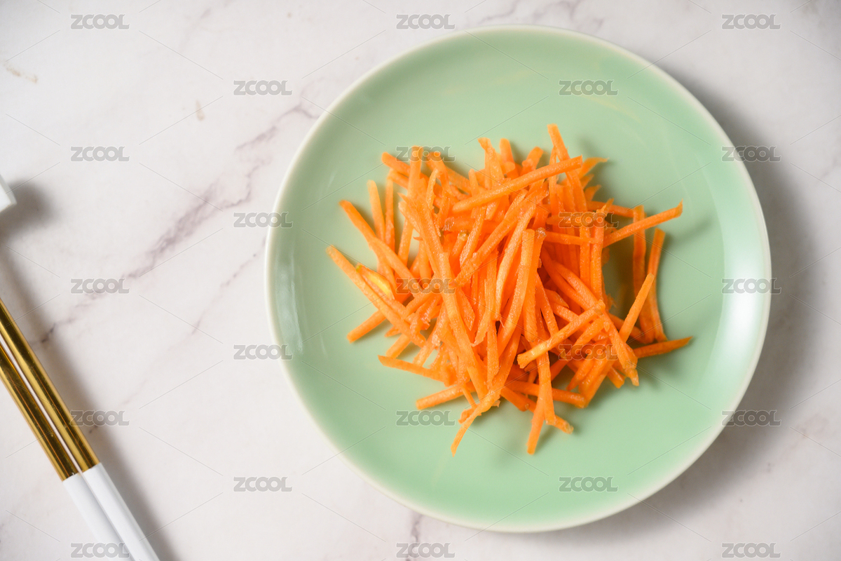 桌面上的盤子里的美味可口的新鮮胡蘿卜絲（主預(yù)覽-8582225） - 未分類 - 站酷設(shè)計(jì)師我是小助理原創(chuàng)素材 - 站酷ZCOOL
