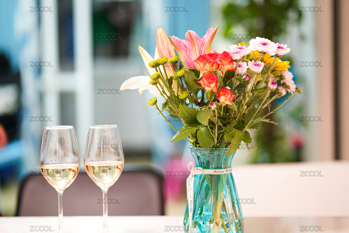 家庭餐桌上的酒杯和插花（主預(yù)覽-8169781） - 未分類 - 站酷設(shè)計師yinfish原創(chuàng)素材 - 站酷ZCOOL
