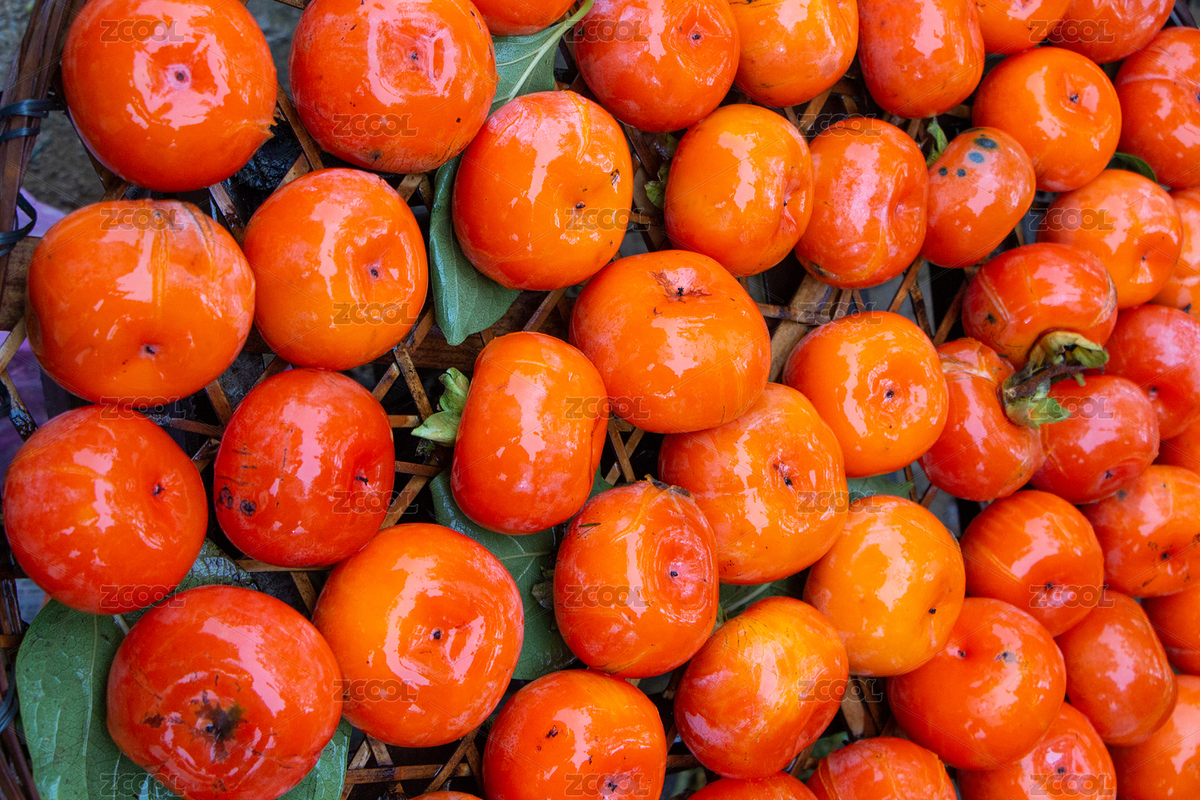 竹編上準(zhǔn)備售賣的新鮮透亮的紅柿子（主預(yù)覽-8910629） - 未分類 - 站酷設(shè)計(jì)師爬樓攝影小白原創(chuàng)素材 - 站酷ZCOOL