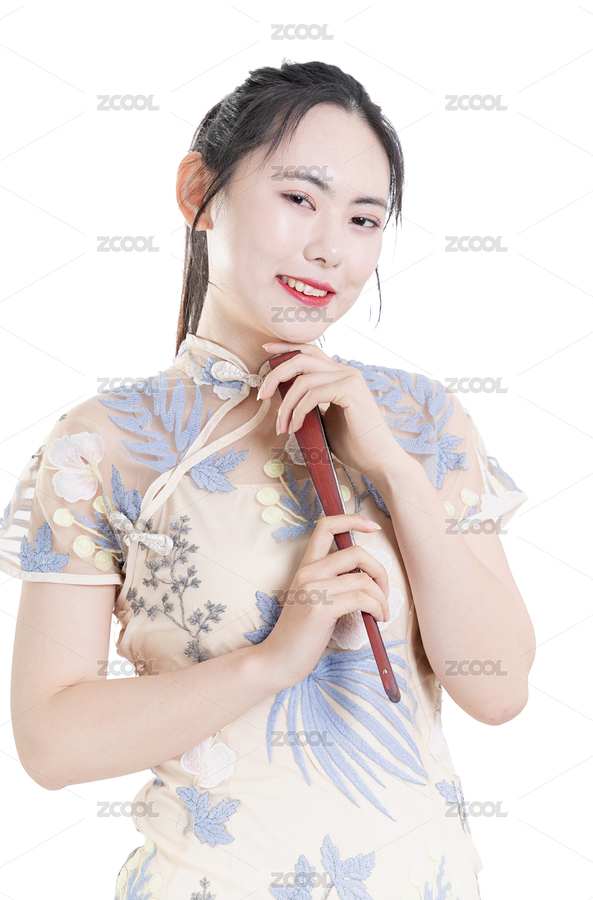 白背景前穿旗袍手持紙扇的國(guó)風(fēng)少女（主預(yù)覽-6972716） - 未分類(lèi) - 站酷設(shè)計(jì)師斯梅工原創(chuàng)素材 - 站酷ZCOOL