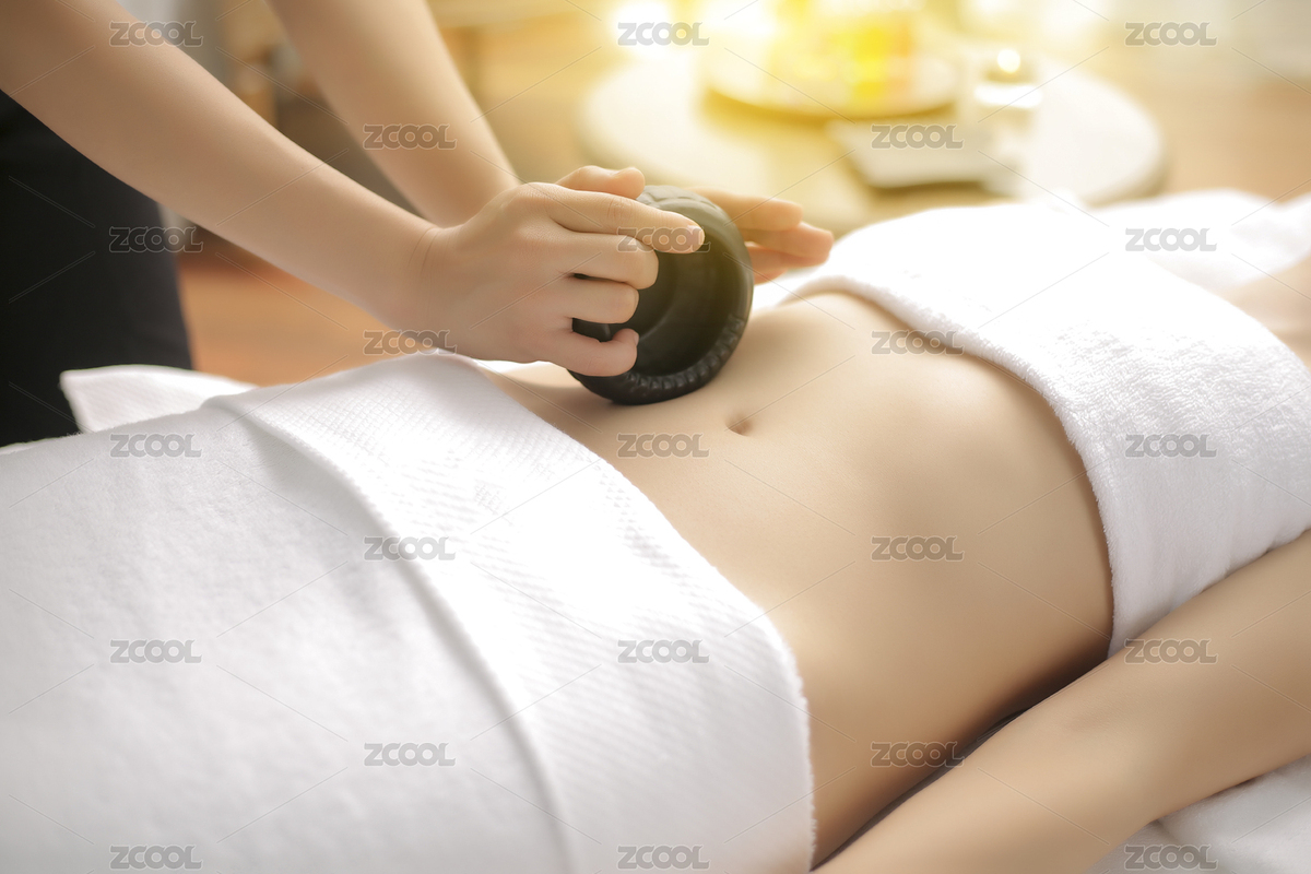按摩師使用專業(yè)的工具幫助顧客按摩小腹（主預(yù)覽-4976529） - 未分類 - 站酷設(shè)計(jì)師yuliang_8888原創(chuàng)素材 - 站酷ZCOOL