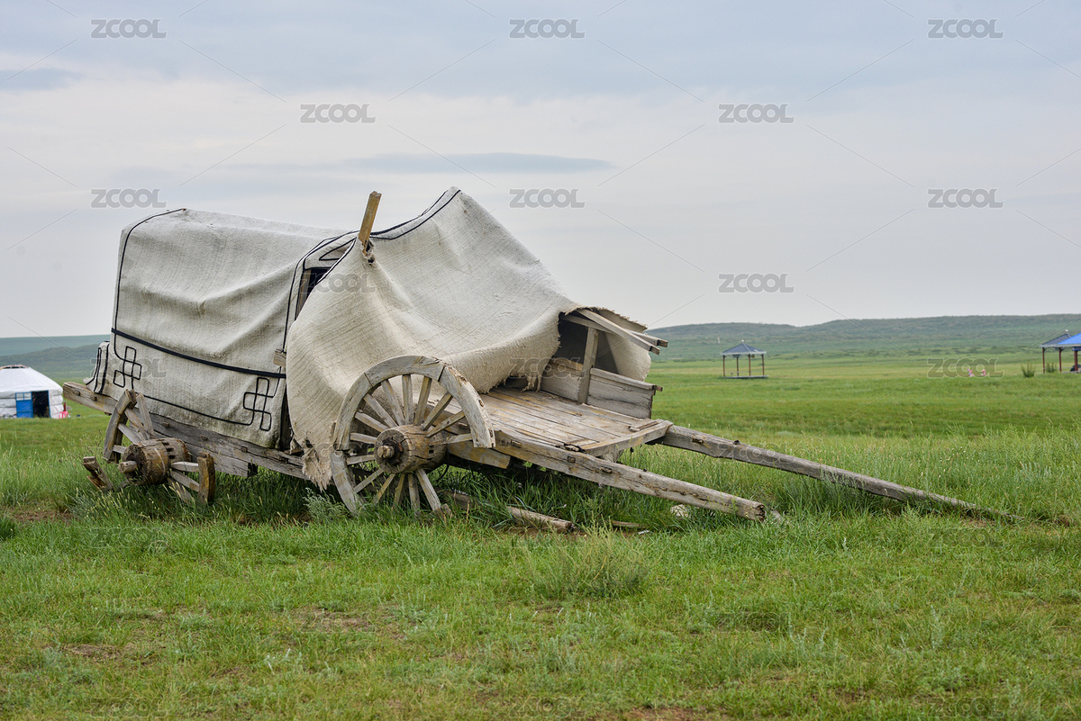 夏季大草原上廢棄的白色馬車（主預覽-8222483） - 未分類 - 站酷設(shè)計師耀陽攝影原創(chuàng)素材 - 站酷ZCOOL